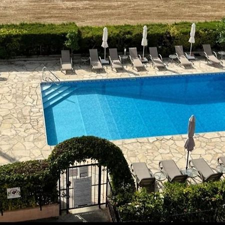 Two Bedroom Apartment With Pool Пафос Екстер'єр фото
