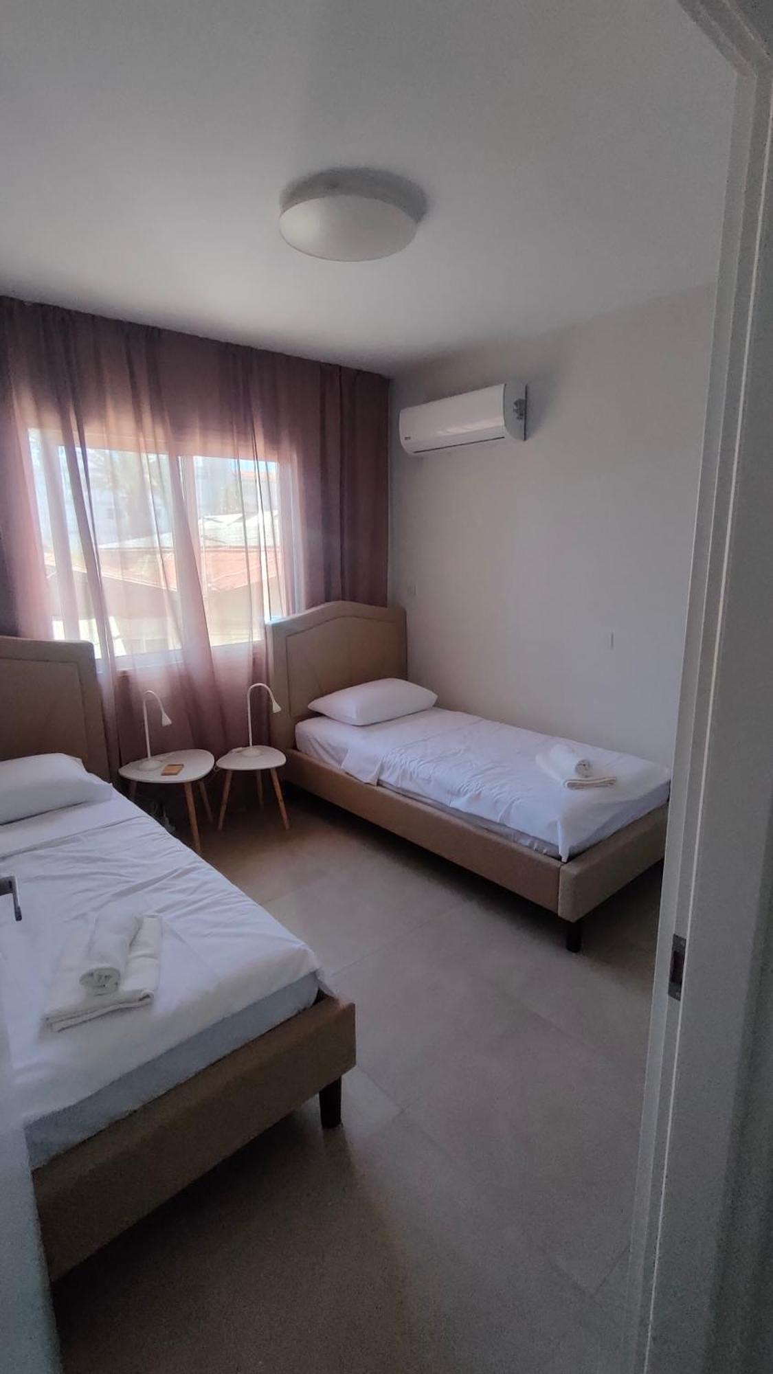Two Bedroom Apartment With Pool Пафос Екстер'єр фото
