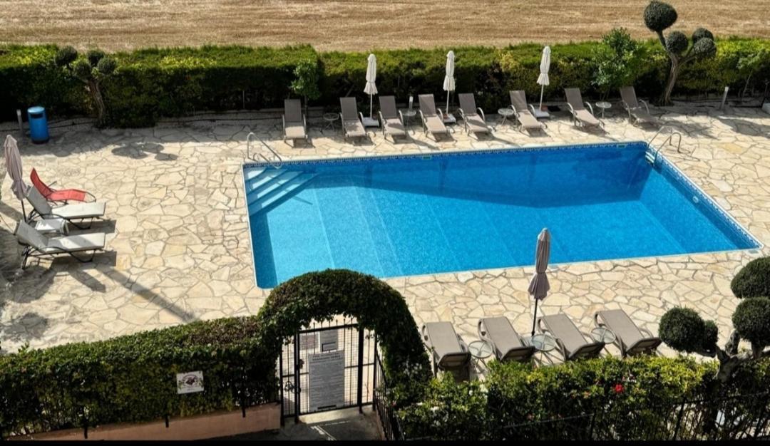 Two Bedroom Apartment With Pool Пафос Екстер'єр фото